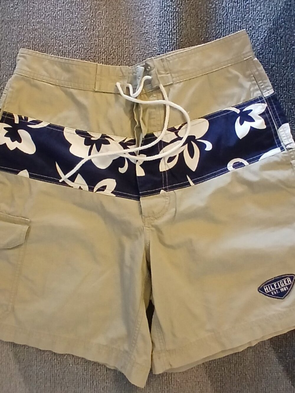 Y2K Vintage Great Condition Tommy Hillfiger Khaki Shorts Size Small